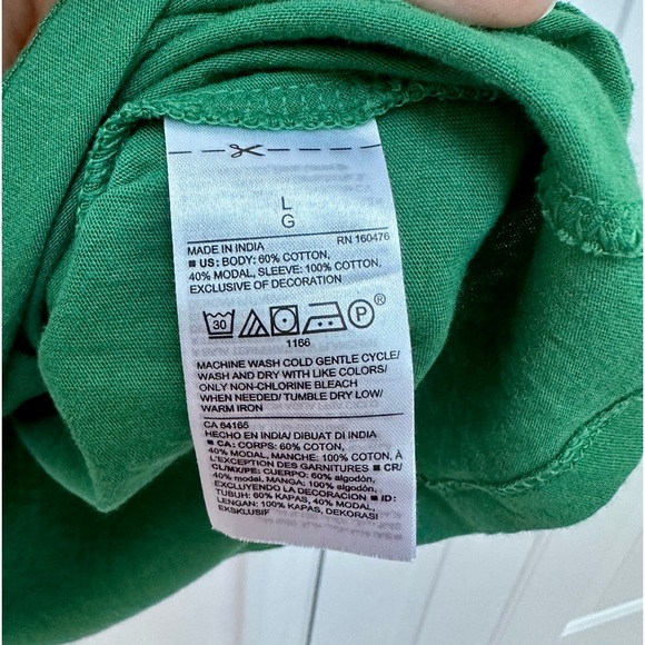 Old Navy Eyelet Sleeve Top - Picture 5 of 5